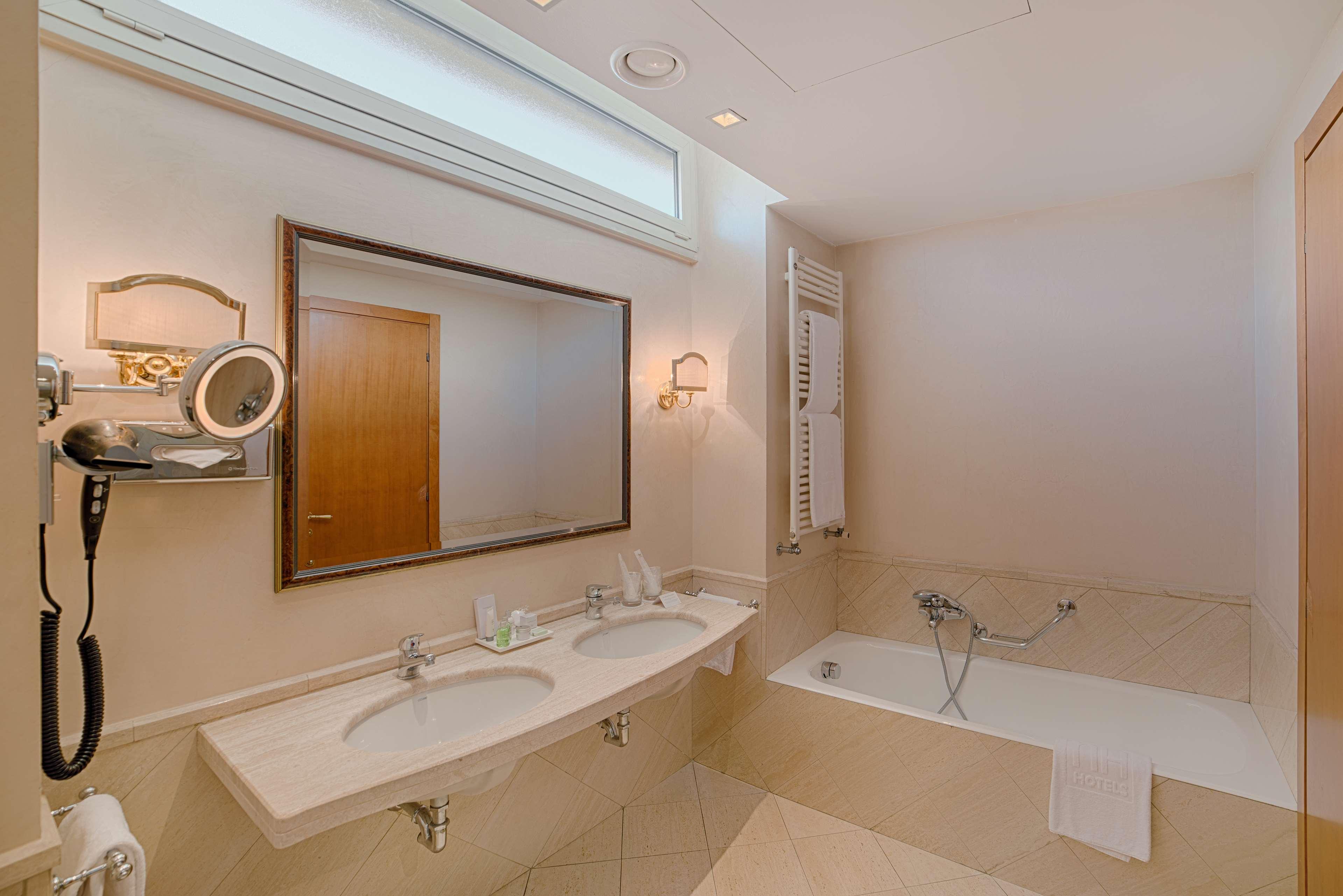 Nh Pisa Hotel Ngoại thất bức ảnh
